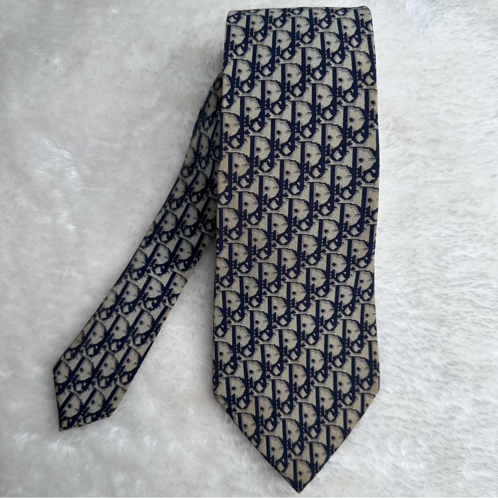 Dior Navy and Cream Men's Tie - Picture 3 of 12